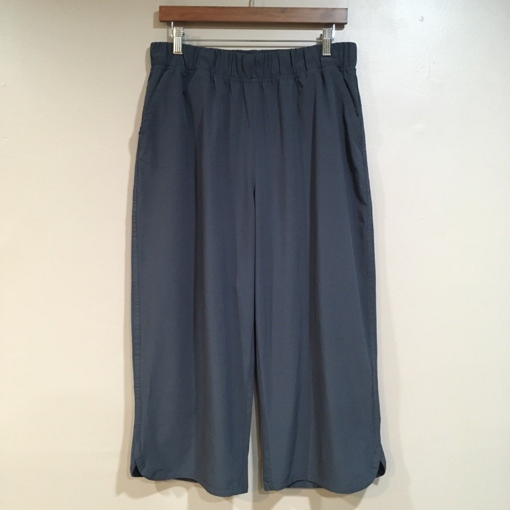 Title Nine Slaycation Wide Leg Cropped Pants Womens L Gray Travel Outdoor UPF